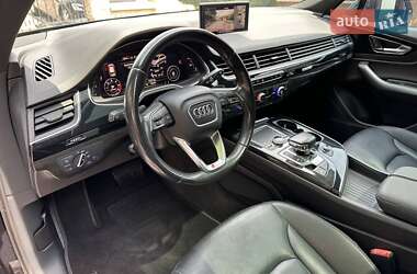 Внедорожник / Кроссовер Audi Q7 2016 в 