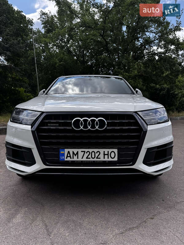 Позашляховик / Кросовер Audi Q7 2017 в Житомирі