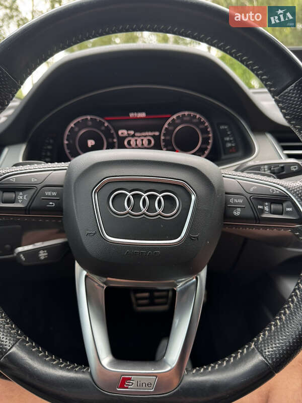 Позашляховик / Кросовер Audi Q7 2017 в Житомирі