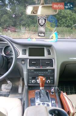 Внедорожник / Кроссовер Audi Q7 2007 в 