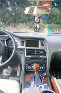 Внедорожник / Кроссовер Audi Q7 2007 в 