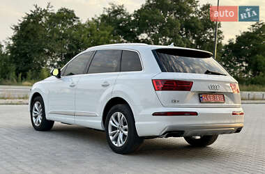 Позашляховик / Кросовер Audi Q7 2018 в 