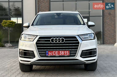 Позашляховик / Кросовер Audi Q7 2018 в 