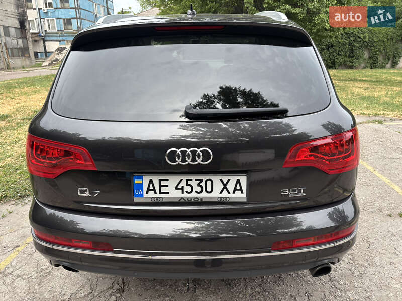 Позашляховик / Кросовер Audi Q7 2014 в Кам'янському