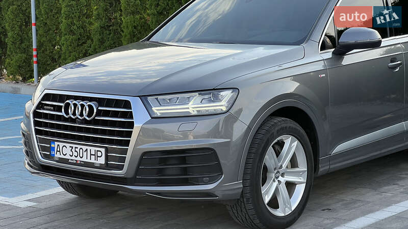 Позашляховик / Кросовер Audi Q7 2016 в Луцьку