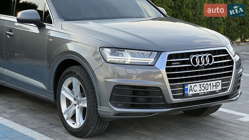 Позашляховик / Кросовер Audi Q7 2016 в Луцьку