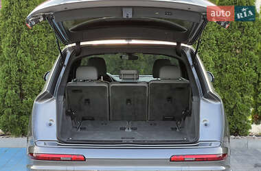 Внедорожник / Кроссовер Audi Q7 2016 в 