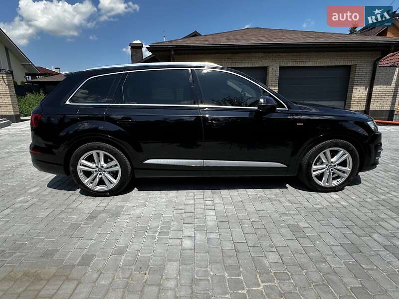 Позашляховик / Кросовер Audi Q7 2015 в Хмельницькому