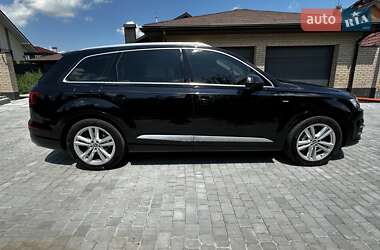 Внедорожник / Кроссовер Audi Q7 2015 в 