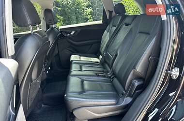 Внедорожник / Кроссовер Audi Q7 2015 в 