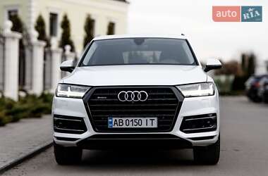 Позашляховик / Кросовер Audi Q7 2018 в 