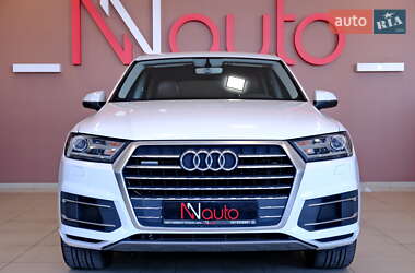Внедорожник / Кроссовер Audi Q7 2015 в 