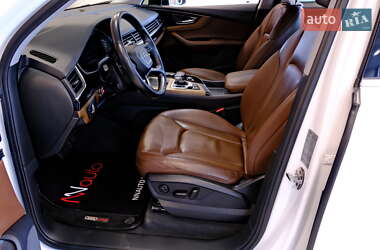 Внедорожник / Кроссовер Audi Q7 2015 в 