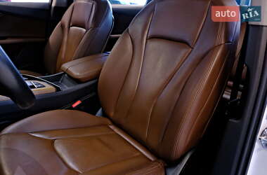 Внедорожник / Кроссовер Audi Q7 2015 в 