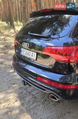 Позашляховик / Кросовер Audi Q7 2013 в 