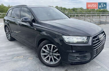 Позашляховик / Кросовер Audi Q7 2019 в 