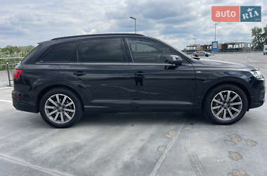 Позашляховик / Кросовер Audi Q7 2019 в 
