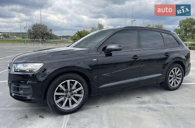 Позашляховик / Кросовер Audi Q7 2019 в 