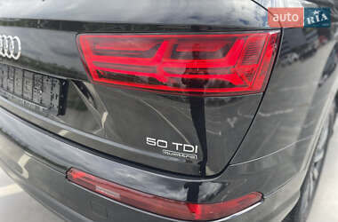 Позашляховик / Кросовер Audi Q7 2019 в 