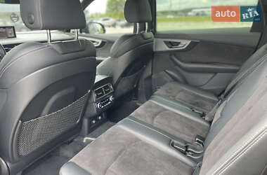 Позашляховик / Кросовер Audi Q7 2019 в 
