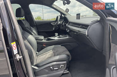 Позашляховик / Кросовер Audi Q7 2019 в 