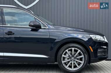 Позашляховик / Кросовер Audi Q7 2016 в 