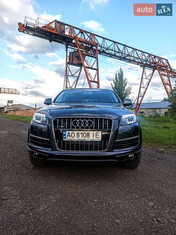 Позашляховик / Кросовер Audi Q7 2013 в Тячеві