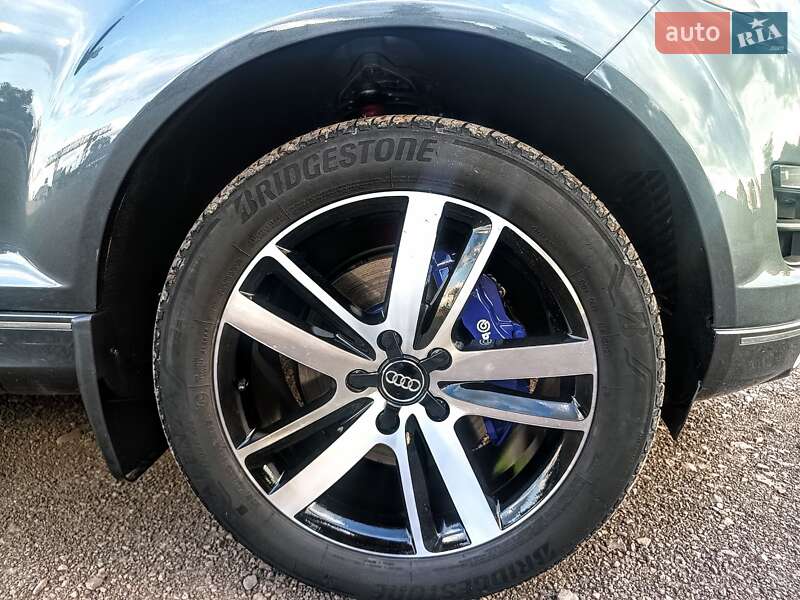 Позашляховик / Кросовер Audi Q7 2013 в Тячеві