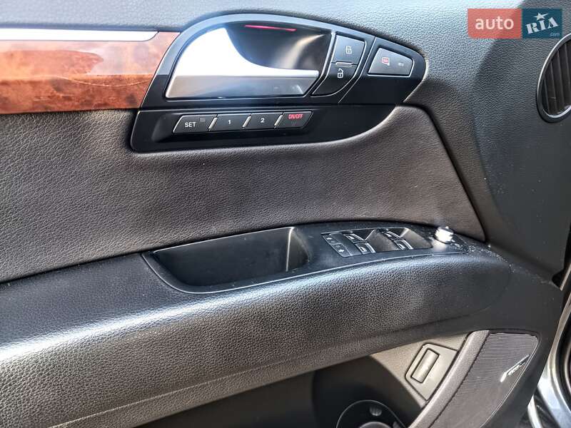 Позашляховик / Кросовер Audi Q7 2013 в Тячеві