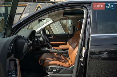 Внедорожник / Кроссовер Audi Q7 2016 в 