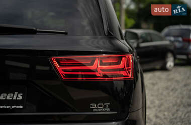 Внедорожник / Кроссовер Audi Q7 2016 в 