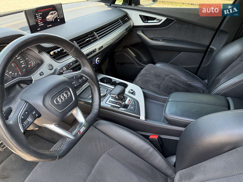 Позашляховик / Кросовер Audi Q7 2016 в Дніпрі