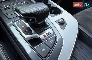 Внедорожник / Кроссовер Audi Q7 2016 в 