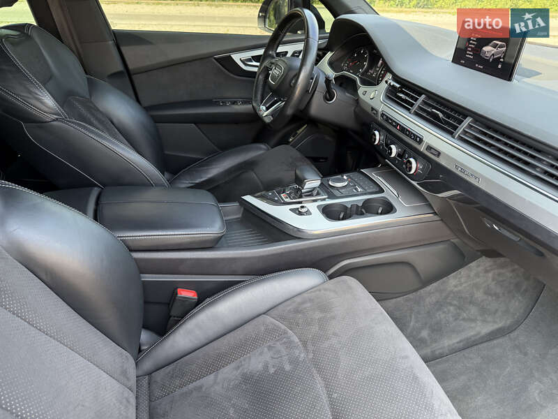 Позашляховик / Кросовер Audi Q7 2016 в Дніпрі