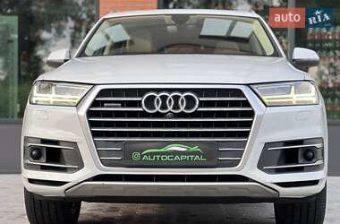 Позашляховик / Кросовер Audi Q7 2018 в 