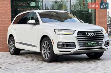 Позашляховик / Кросовер Audi Q7 2018 в 