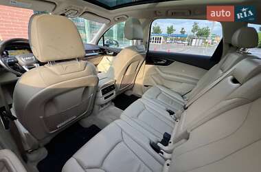 Позашляховик / Кросовер Audi Q7 2018 в 