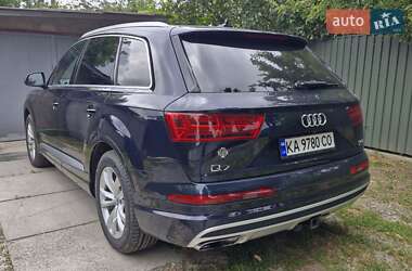Внедорожник / Кроссовер Audi Q7 2016 в 