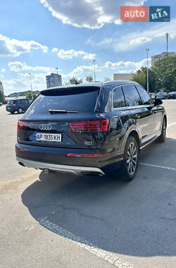 Позашляховик / Кросовер Audi Q7 2018 в 