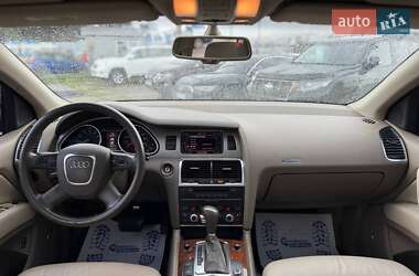 Позашляховик / Кросовер Audi Q7 2007 в 