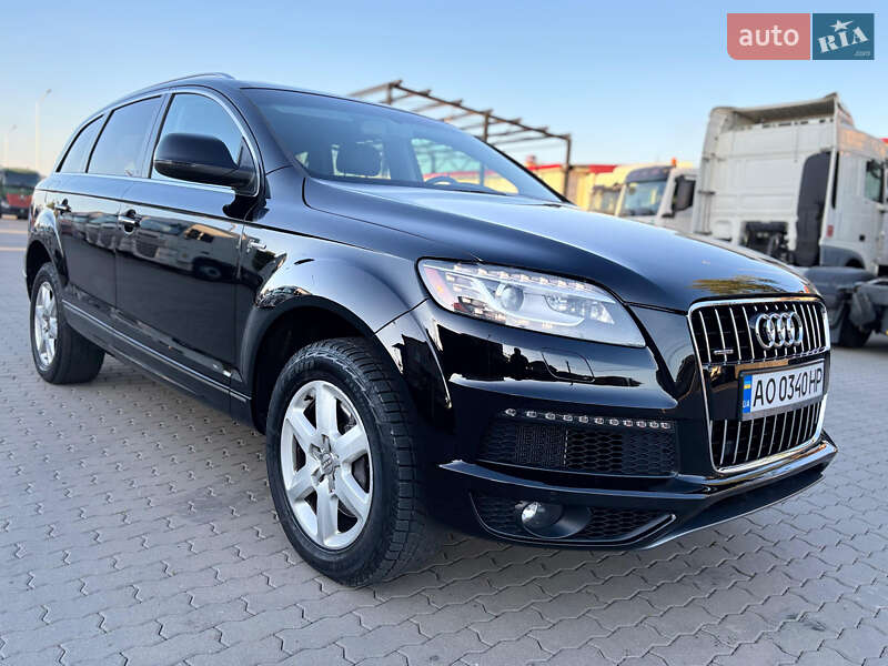 Позашляховик / Кросовер Audi Q7 2015 в Хусті
