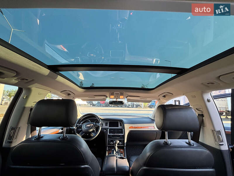 Позашляховик / Кросовер Audi Q7 2015 в Хусті