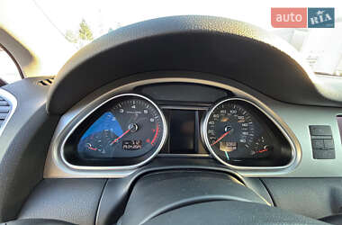 Внедорожник / Кроссовер Audi Q7 2015 в 