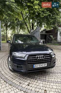 Внедорожник / Кроссовер Audi Q7 2017 в 