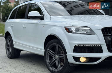 Внедорожник / Кроссовер Audi Q7 2013 в 