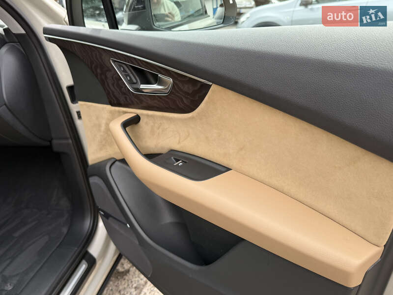 Внедорожник / Кроссовер Audi Q7 2021 в Ровно