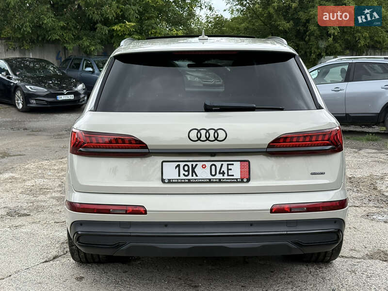 Внедорожник / Кроссовер Audi Q7 2021 в Ровно