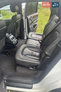 Внедорожник / Кроссовер Audi Q7 2015 в 