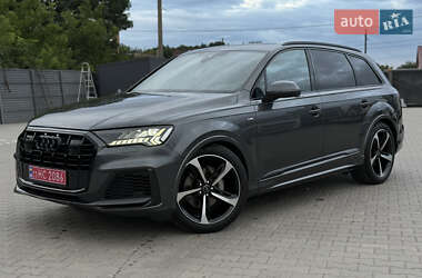 Позашляховик / Кросовер Audi Q7 2020 в Рівному