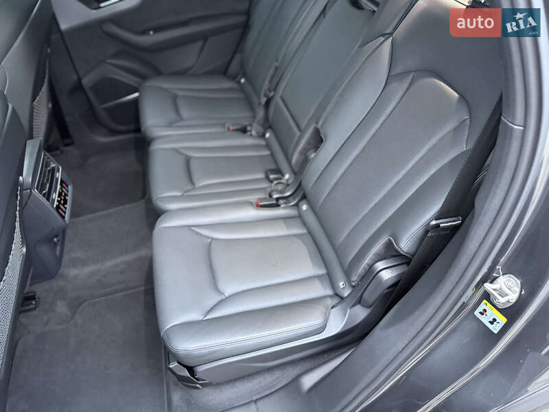 Внедорожник / Кроссовер Audi Q7 2020 в Ровно